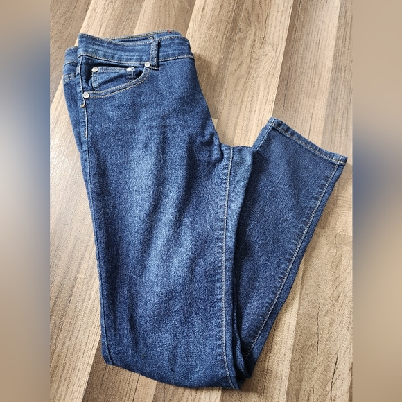 Gogo jeans brand size 13 jeans with rhinestones on the front pockets/button - Picture 11 of 12